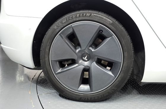 Tesla Model 3 Long Range AWD — пробег 83 109 км — фото 5 из 5