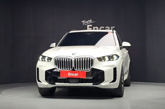 BMW X5 xDrive 40i M Sport — пробег 4 595 км — фото 3 из 5