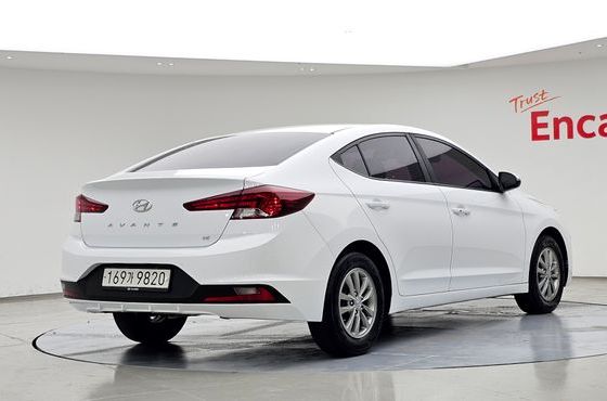Hyundai AVANTE 1.6 Smart — пробег 98 043 км — фото 2 из 5