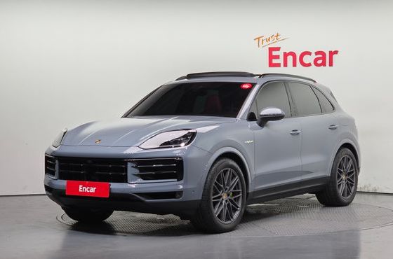 Porsche Cayenne 3.0 E-Hybrid — пробег 5 624 км — фото 1 из 5