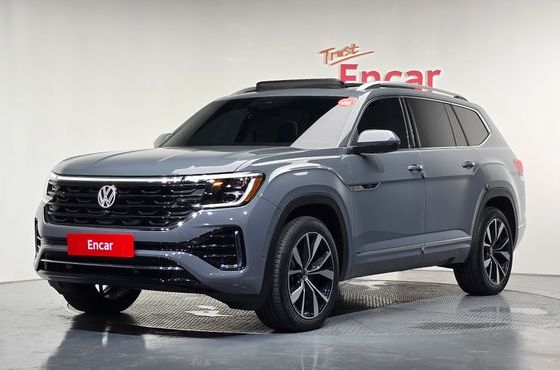 Volkswagen Atlas 2.0 TSI R-LINE 7-Seater — пробег 4 673 км — фото 1 из 5