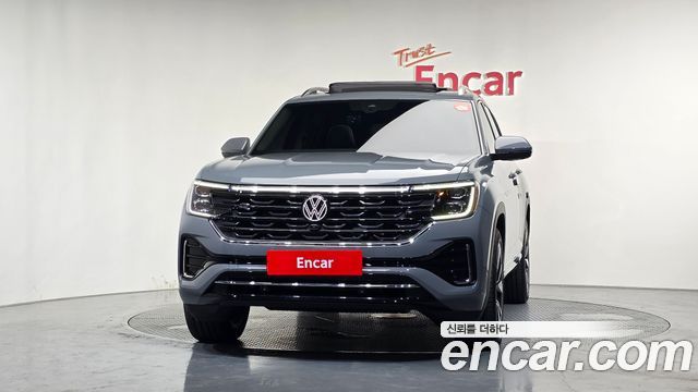 Volkswagen Atlas 2.0 TSI R-LINE 7-Seater — пробег 4 673 км — фото 3 из 5