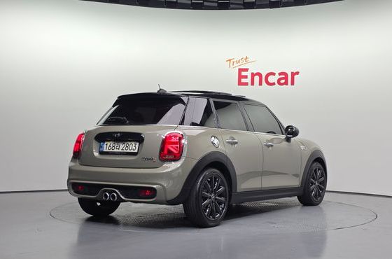 Mini Cooper 5Door Standard 3rd — пробег 56 007 км — фото 2 из 5