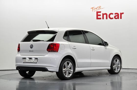 Volkswagen Polo 1.6 TDI R-Line 5th — пробег 121 886 км — фото 2 из 5
