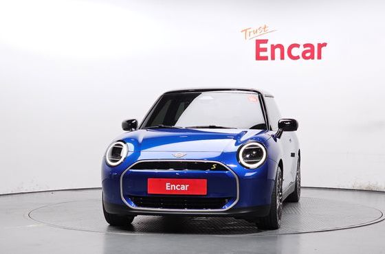 Mini Cooper SE Favoured — пробег 8 765 км — фото 3 из 5
