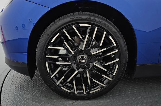 Mini Cooper SE Favoured — пробег 8 765 км — фото 5 из 5