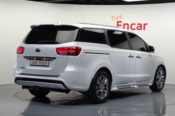 Kia Carnival 9-seater Prestige — пробег 176 859 км — фото 2 из 5