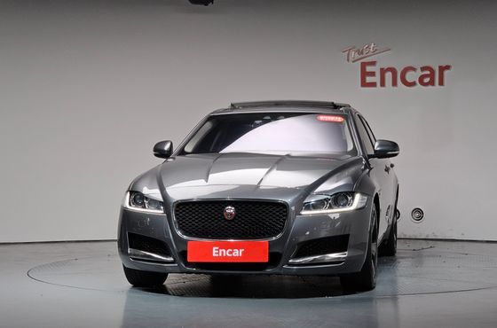 Jaguar XF 20d Prestige — пробег 112 130 км — фото 3 из 5