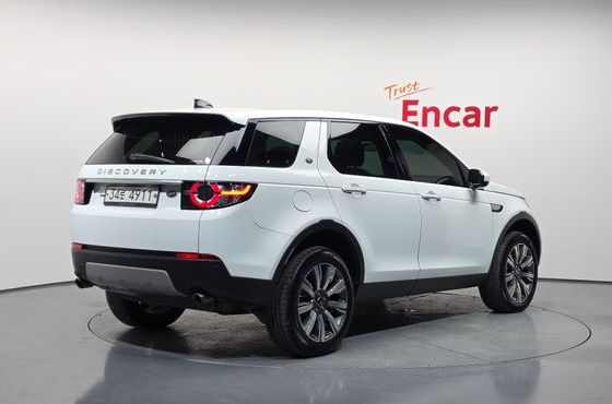 Land Rover Discovery Sport 2.0 TD4 HSE Luxury — пробег 117 488 км — фото 2 из 5