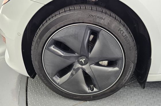 Tesla Model 3 Long Range AWD — пробег 139 388 км — фото 5 из 5