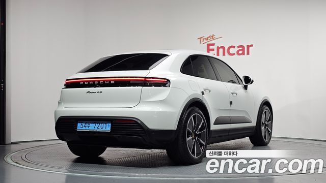 Porsche Macan 4S — пробег 14 483 км — фото 2 из 5