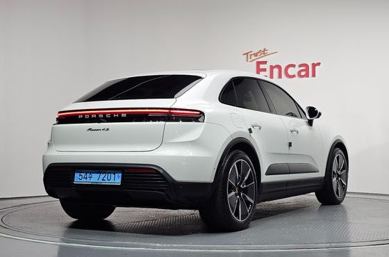 Porsche Macan 4S — пробег 14 483 км — фото 2 из 5