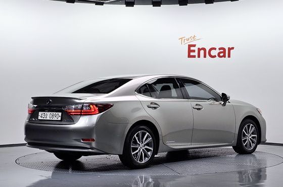 Lexus ES Supreme XV60 — пробег 65 557 км — фото 2 из 5