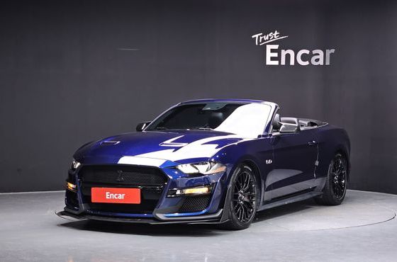 Ford Mustang GT Convertible — пробег 90 124 км — фото 1 из 5