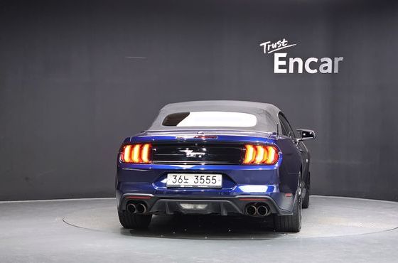 Ford Mustang GT Convertible — пробег 90 124 км — фото 4 из 5