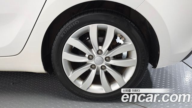 Kia Carens 1.7 VGT Prestige — пробег 132 660 км — фото 5 из 5