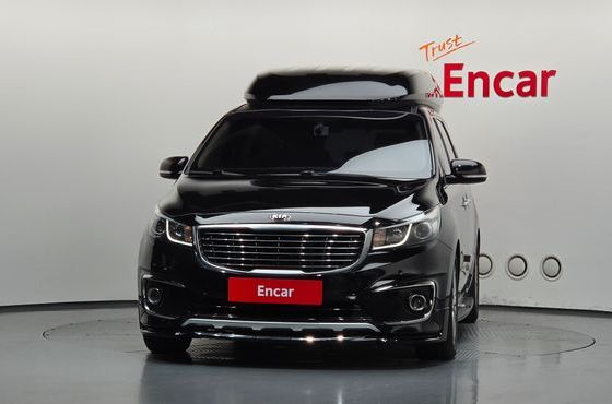 Kia Carnival 9-seater Hi-Limousine Luxury — пробег 159 187 км — фото 3 из 5