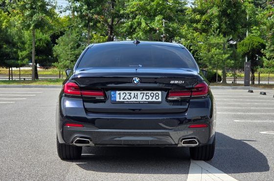 BMW 5-Series 520i M Sport — пробег 17 598 км — фото 4 из 5