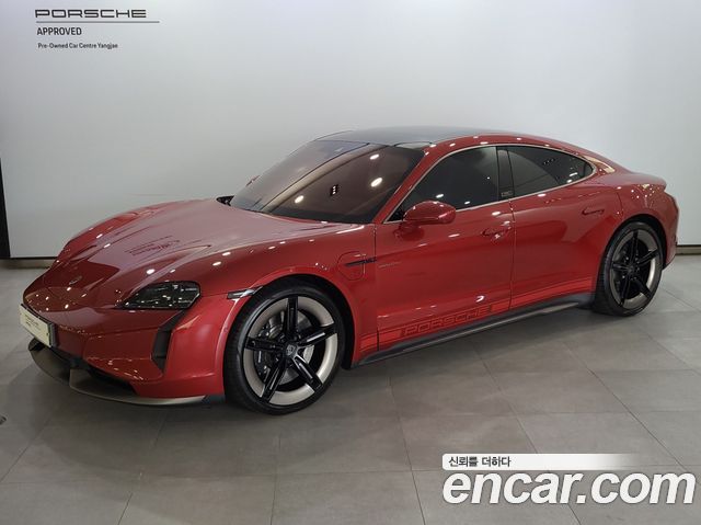 Porsche Taycan Turbo — пробег 2 100 км — фото 1 из 5