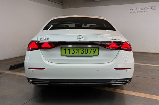 Mercedes-Benz E-Class E300 4MATIC Exclusive — пробег 1 250 км — фото 4 из 5