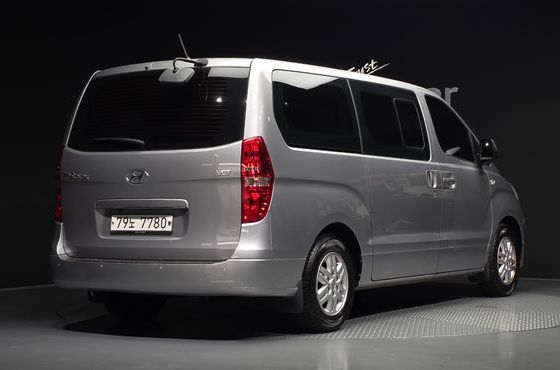 Hyundai Starex 12-Seater Wagon Smart — пробег 144 655 км — фото 2 из 5