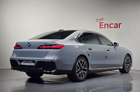 BMW 7-Series 740i xDrive M Sport — пробег 9 483 км — фото 2 из 5