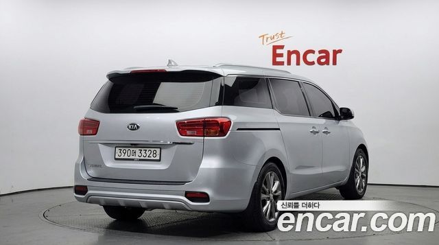 Kia Carnival из Кореи Encar