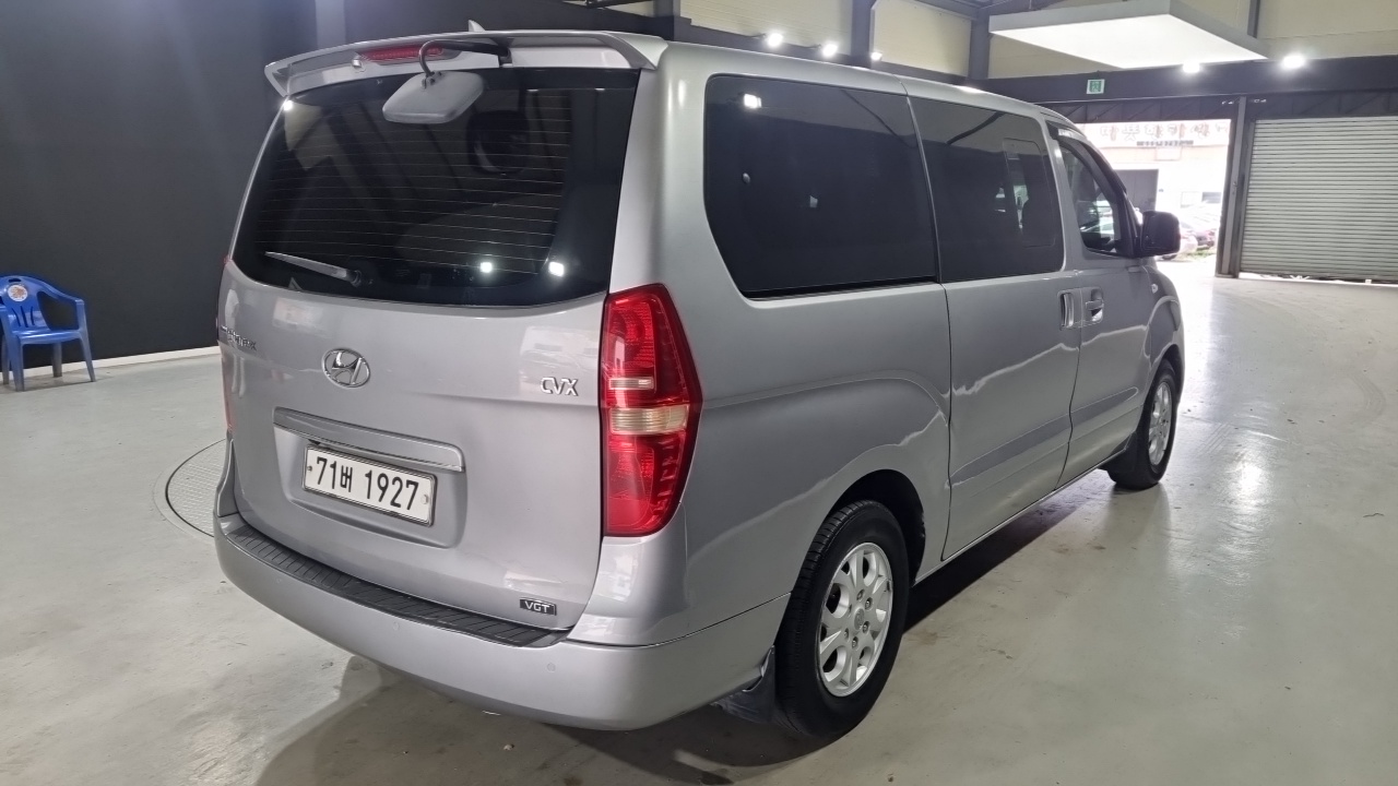 Hyundai Starex 11-Seater Wagon CVX Premium — пробег 207 000 км — фото 2 из 5