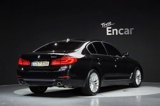BMW 5-Series 530i Luxury Plus — пробег 93 662 км — фото 2 из 5