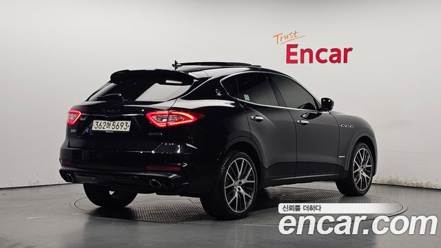 Maserati Levante 3.0 S AWD GranSport — пробег 69 421 км — фото 2 из 5