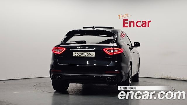 Maserati Levante 3.0 S AWD GranSport — пробег 69 421 км — фото 4 из 5