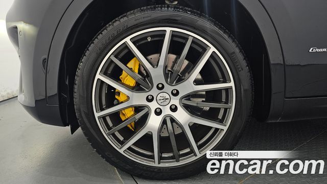 Maserati Levante 3.0 S AWD GranSport — пробег 69 421 км — фото 5 из 5