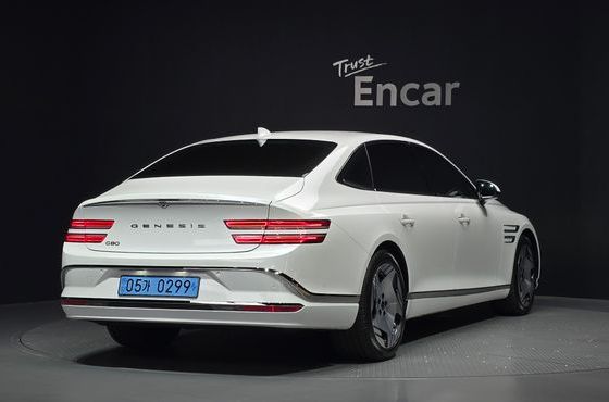 Genesis G80 e-AWD — пробег 8 374 км — фото 2 из 5