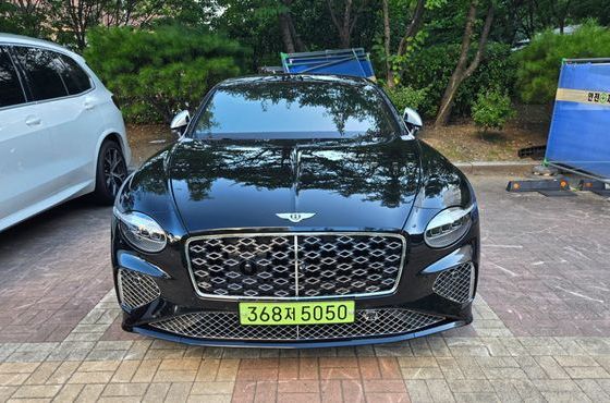 Bentley Continental 4.0 GTC Mulliner — пробег 5 000 км — фото 3 из 5