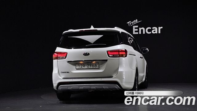 Kia Carnival из Кореи Encar