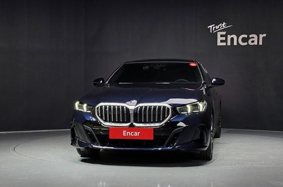 BMW 5-Series 520i M Sport — пробег 4 857 км — фото 3 из 5