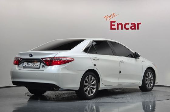 Toyota Camry Hybrid XLE — пробег 94 995 км — фото 2 из 5