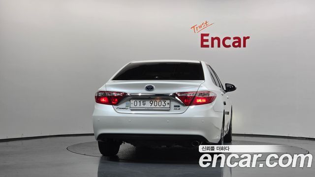 Toyota Camry Hybrid XLE — пробег 94 995 км — фото 4 из 5