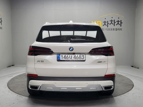 BMW X5 xDrive 40i xLine — пробег 2 350 км — фото 4 из 5