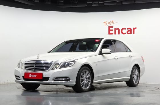 Mercedes-Benz E-Class E300 Elegance — пробег 84 566 км — фото 1 из 5