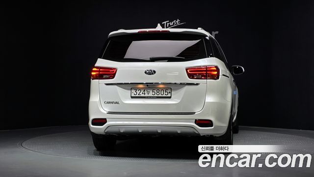 Kia Carnival 9-Seater Luxury — пробег 113 608 км — фото 4 из 5