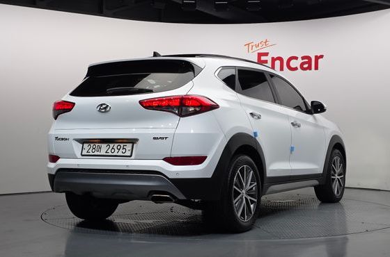 Hyundai Tucson Diesel 1.7 2WD Premium — пробег 177 648 км — фото 2 из 5