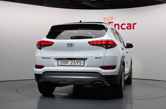 Hyundai Tucson Diesel 1.7 2WD Premium — пробег 177 648 км — фото 4 из 5