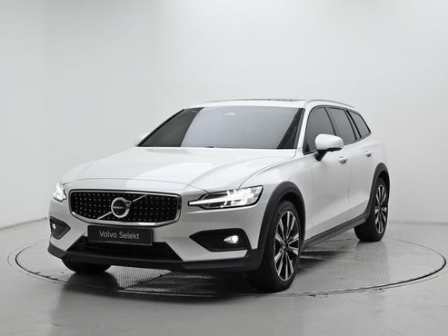 Volvo V60 B5 Ultra AWD — пробег 10 967 км — фото 1 из 5