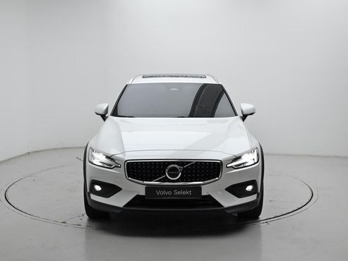 Volvo V60 B5 Ultra AWD — пробег 10 967 км — фото 3 из 5