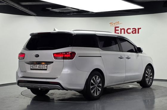 Kia Carnival 9-seater Luxury — пробег 155 538 км — фото 2 из 5