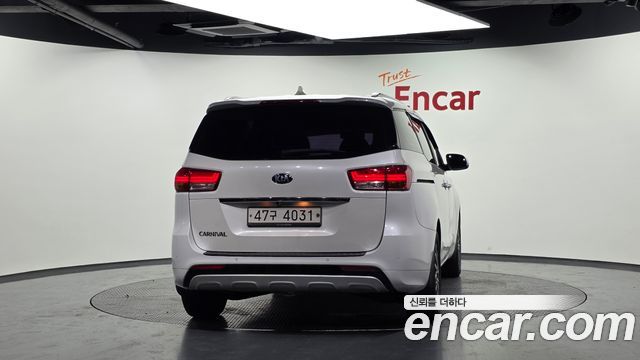 Kia Carnival из Кореи Encar