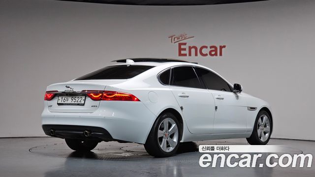 Jaguar XF 25t Prestige — пробег 72 903 км — фото 2 из 5