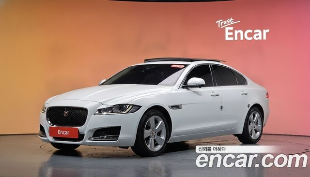 Jaguar XF 25t Prestige — пробег 72 903 км — фото 1 из 5