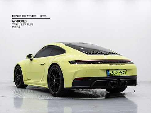 Porsche 911 Carrera 4 GTS — пробег 7 550 км — фото 2 из 5